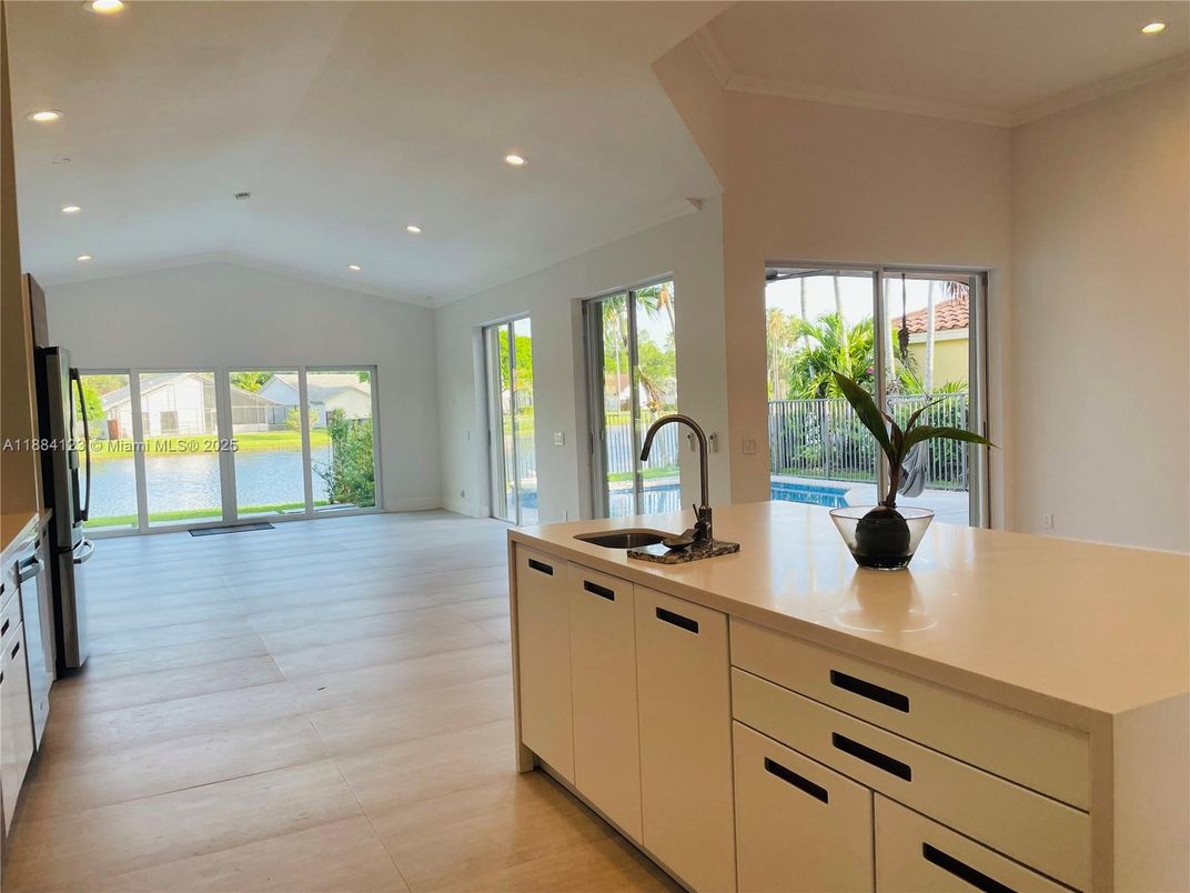 Interior, Kitchen, Recessed Lighting, Water, Wood Texture Flooring