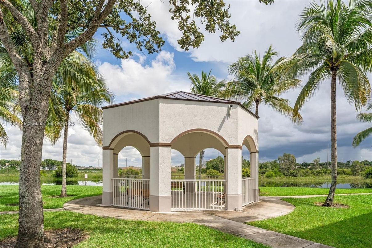 Backyard, Exterior, Water