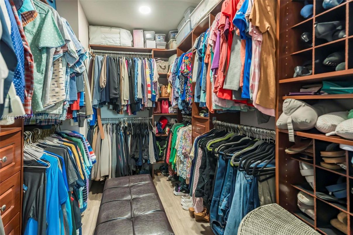 Interior, Recessed Lighting, Walk-in Closets