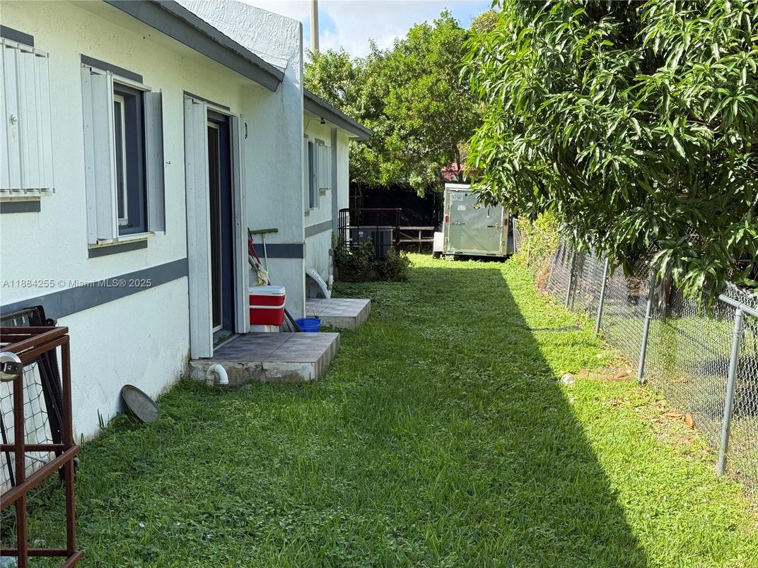 Backyard, Exterior