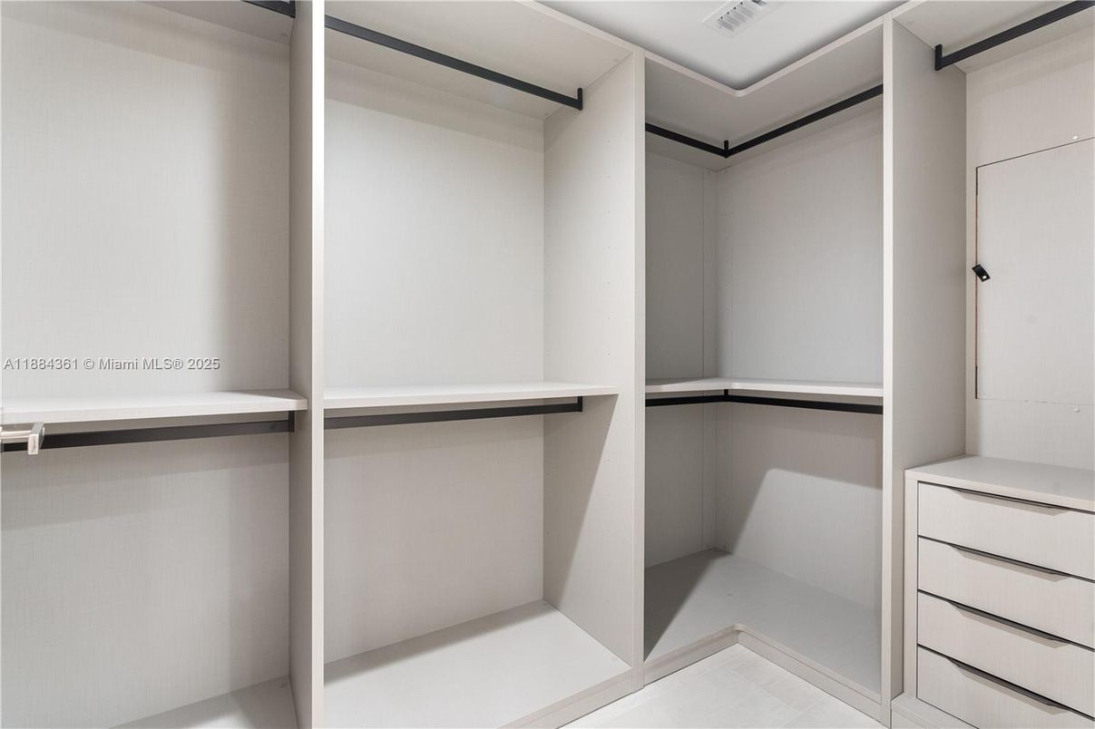 Interior, Walk-in Closets