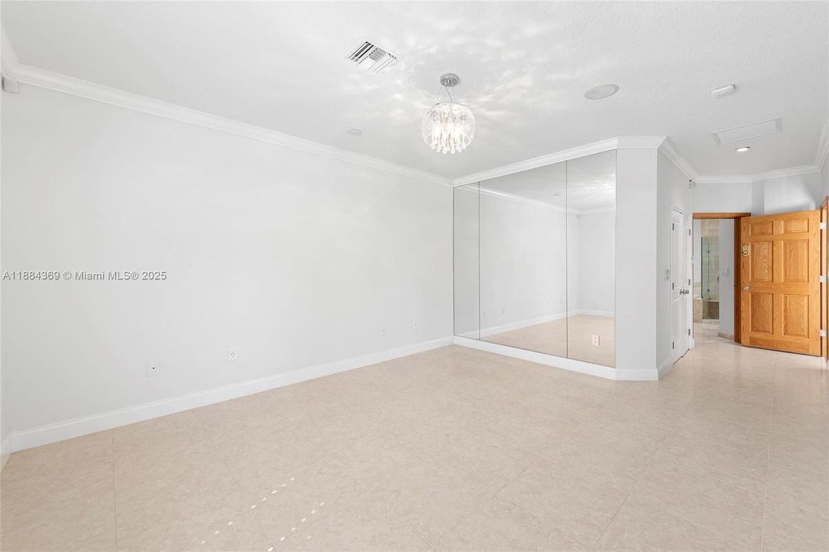 Chandelier, Empty room, Interior, Recessed Lighting