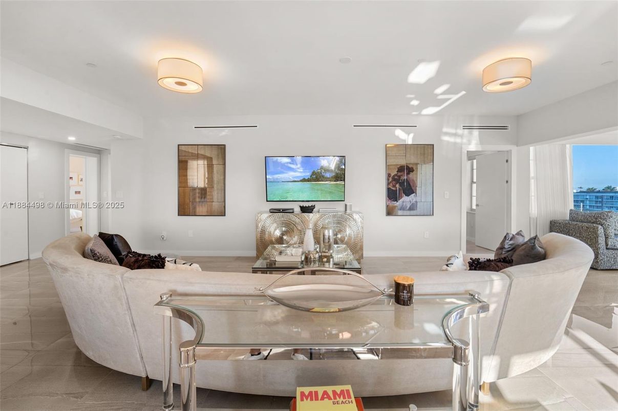 Interior, Living room, Recessed Lighting, Water