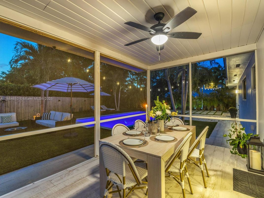 Dining room, Interior, Sun Room, Wood Texture Flooring