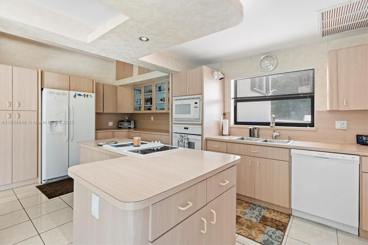 Interior, Kitchen, Recessed Lighting