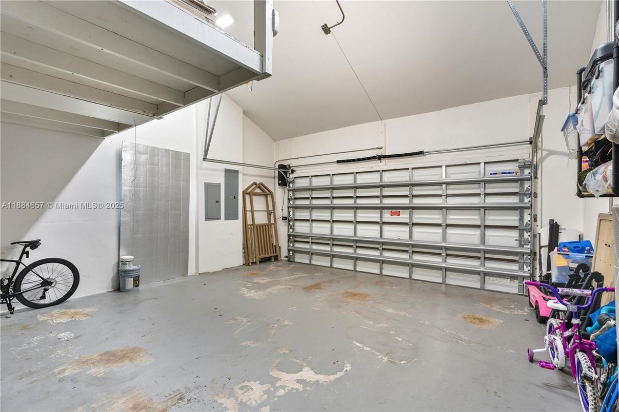 Garage, Interior
