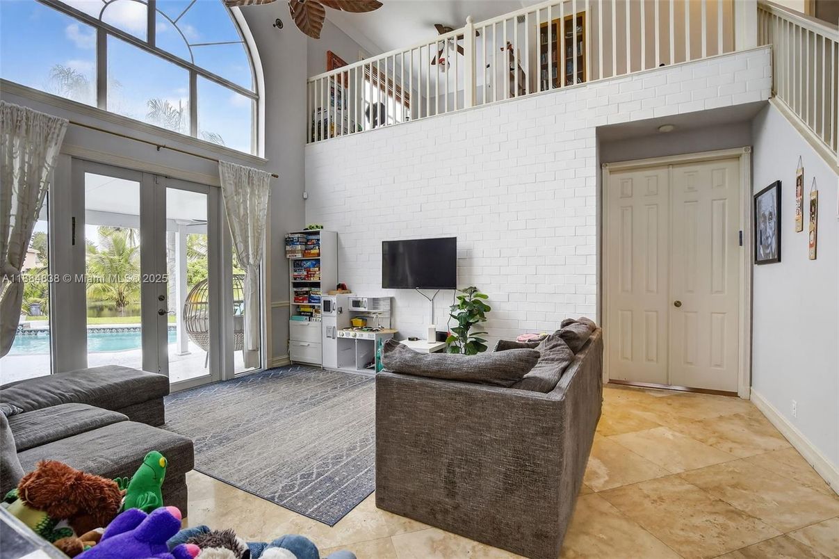 Interior, Living room, Stone Walls, Sun Room