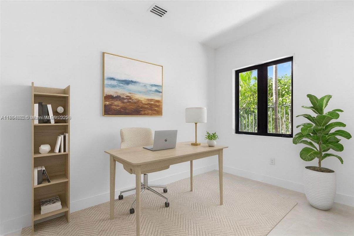 Home Office, Interior