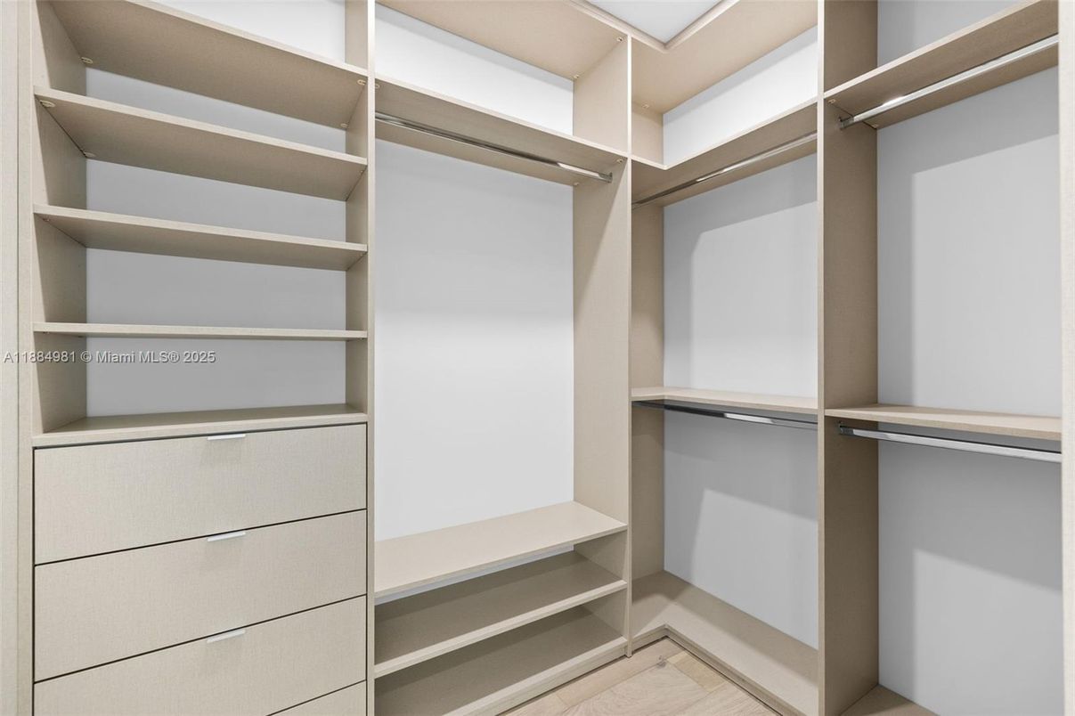 Interior, Walk-in Closets