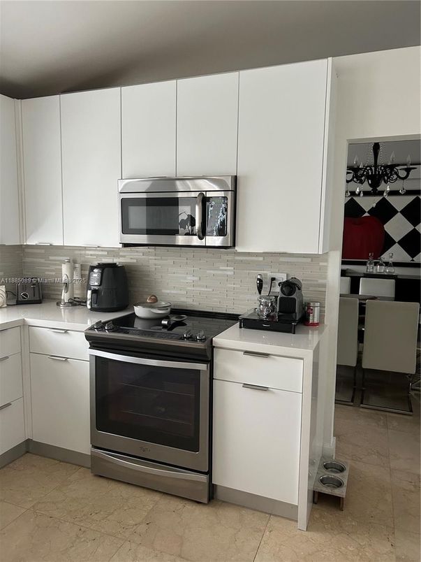Interior, Kitchen, Stainless Steel Appliances