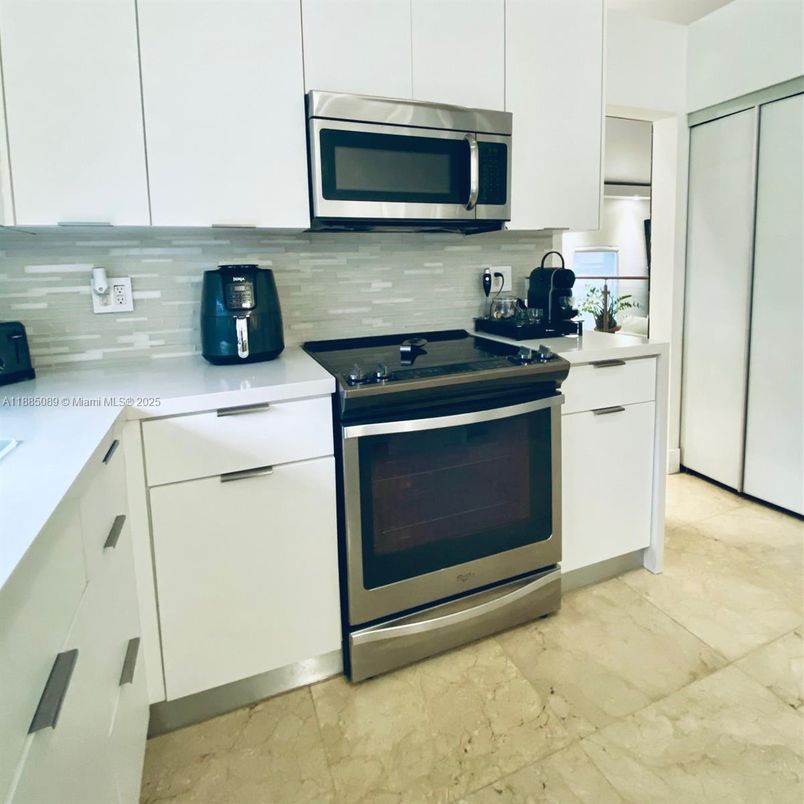 Interior, Kitchen, Stainless Steel Appliances