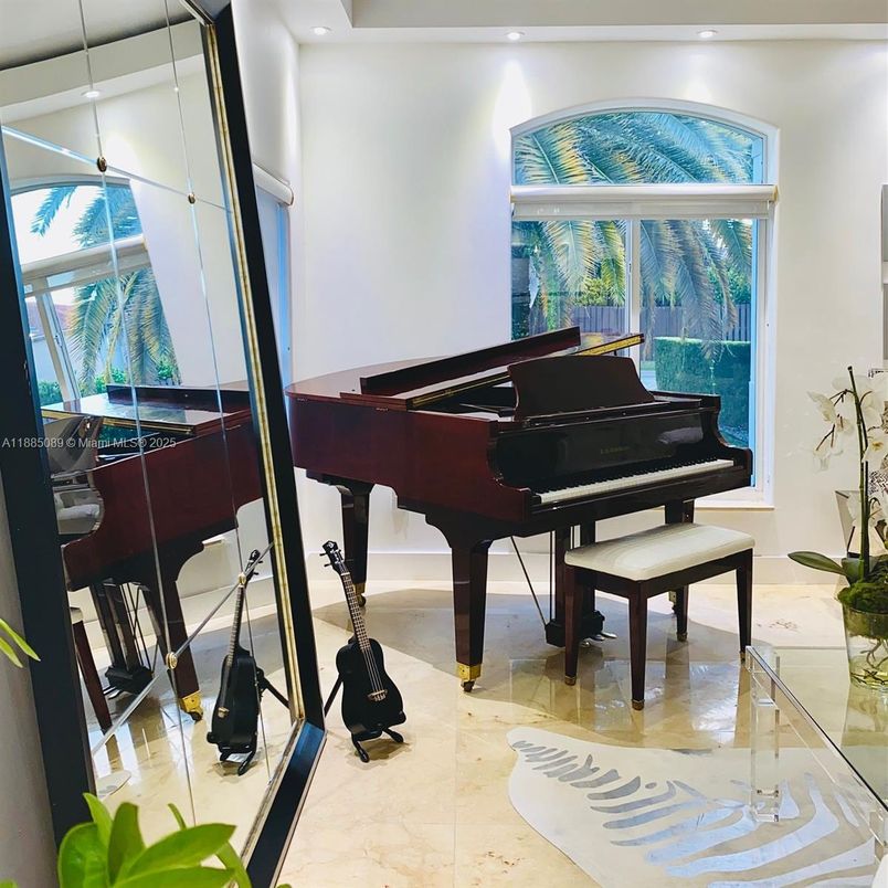 Interior, Piano, Recessed Lighting