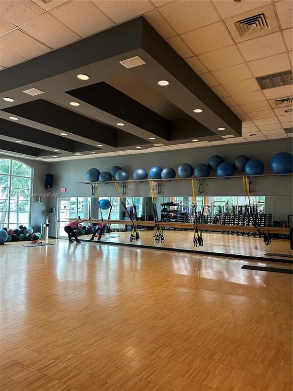 Fitness Equipment, Interior, Recessed Lighting, Wood Texture Flooring
