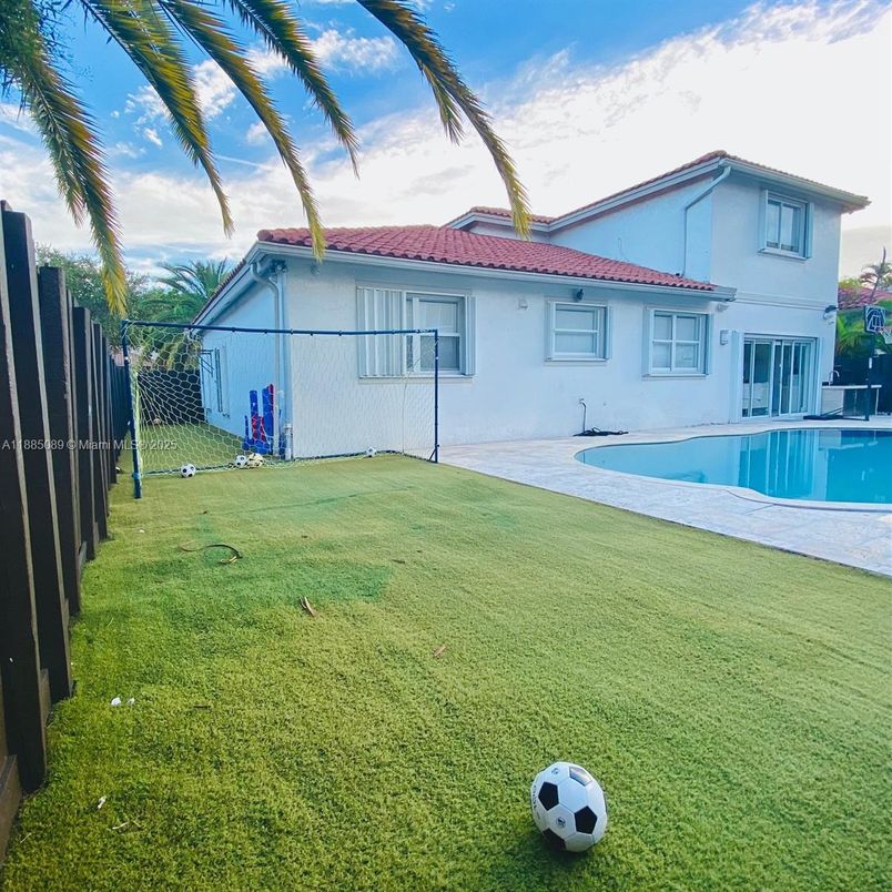 Backyard, Exterior, Pool