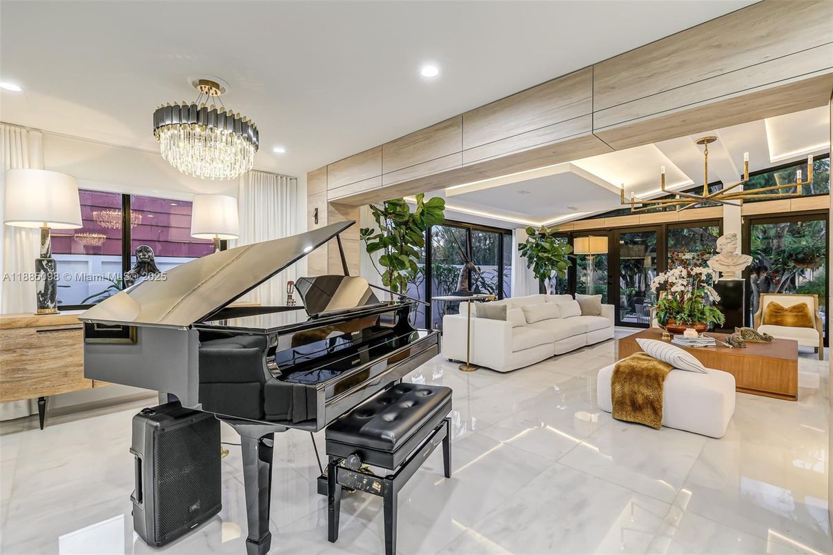 Chandelier, Interior, Living room, Piano, Recessed Lighting