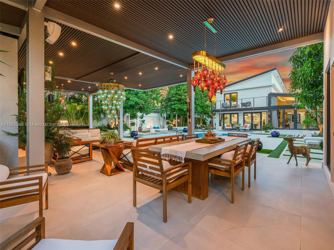 Chandelier, Exterior, Recessed Lighting