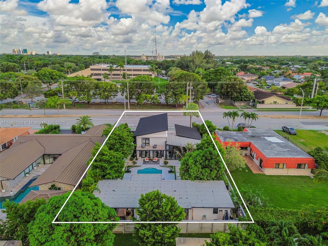 Exterior, Drone