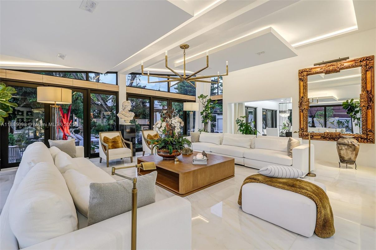 Interior, Living room, Pendant Lights, Recessed Lighting