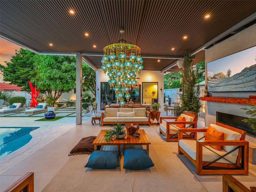 Exterior, Fireplace, Pool, Recessed Lighting