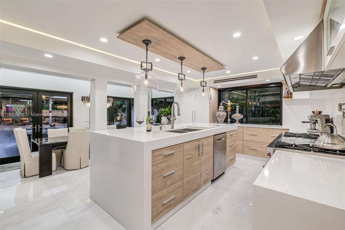 Dining room, Interior, Kitchen, Pendant Lights, Recessed Lighting, Stainless Steel Appliances, Wooden Ceilings