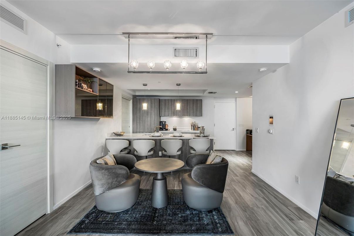 Dining room, Interior, Kitchen, Pendant Lights, Recessed Lighting, Wood Texture Flooring