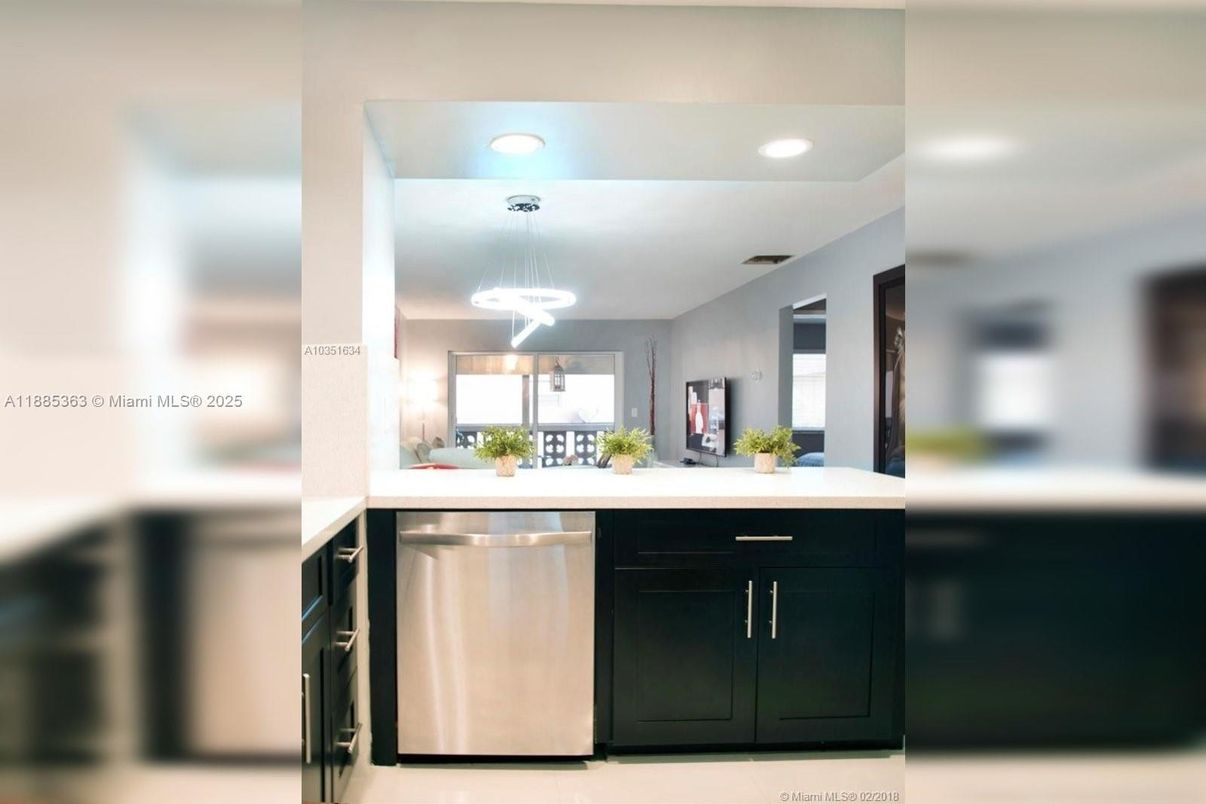 Interior, Kitchen, Pendant Lights, Recessed Lighting