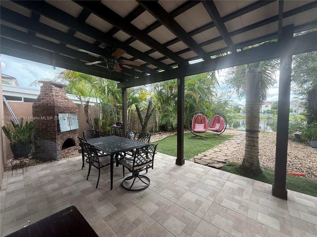 Exterior, Fireplace