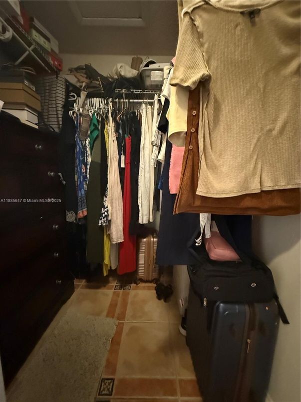 Interior, Walk-in Closets