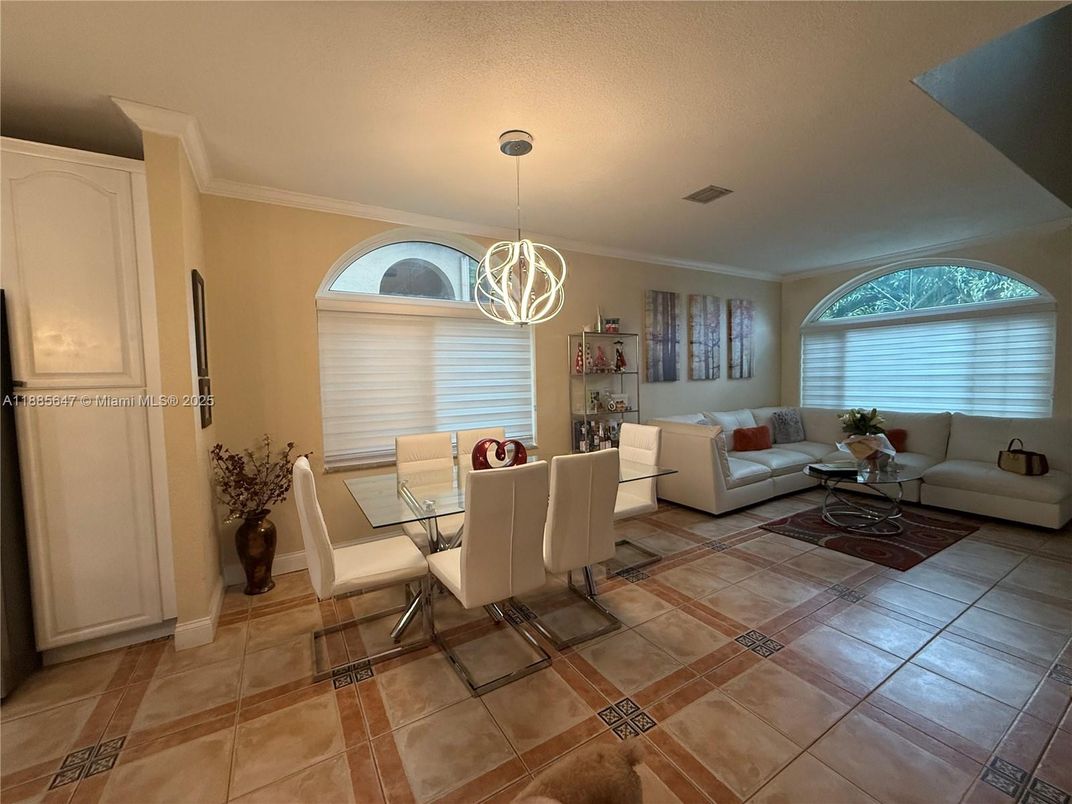Dining room, Interior, Living room, Pendant Lights