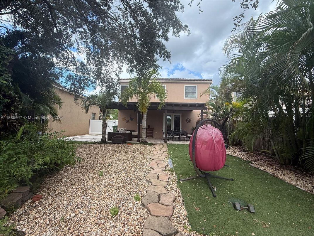 Backyard, Exterior