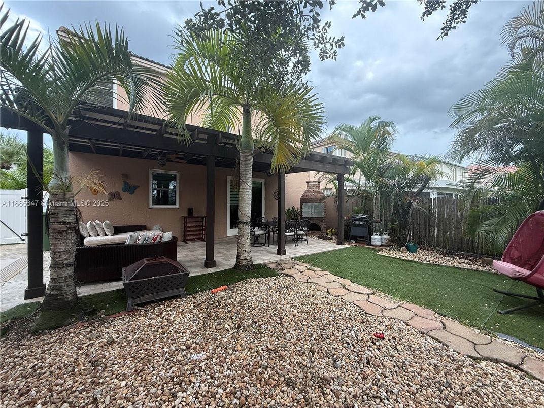 Backyard, Exterior