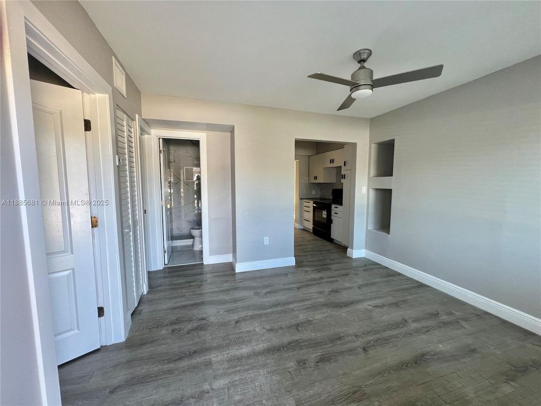 Empty room, Interior, Kitchen, Wood Texture Flooring