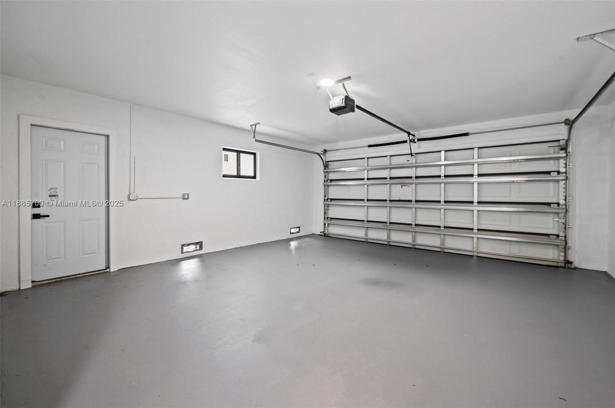 Garage, Interior