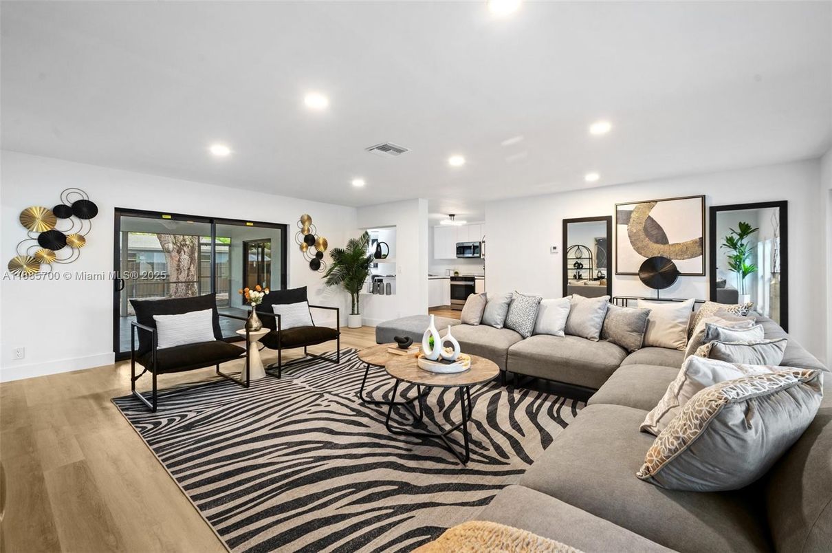 Interior, Living room, Recessed Lighting, Wood Texture Flooring