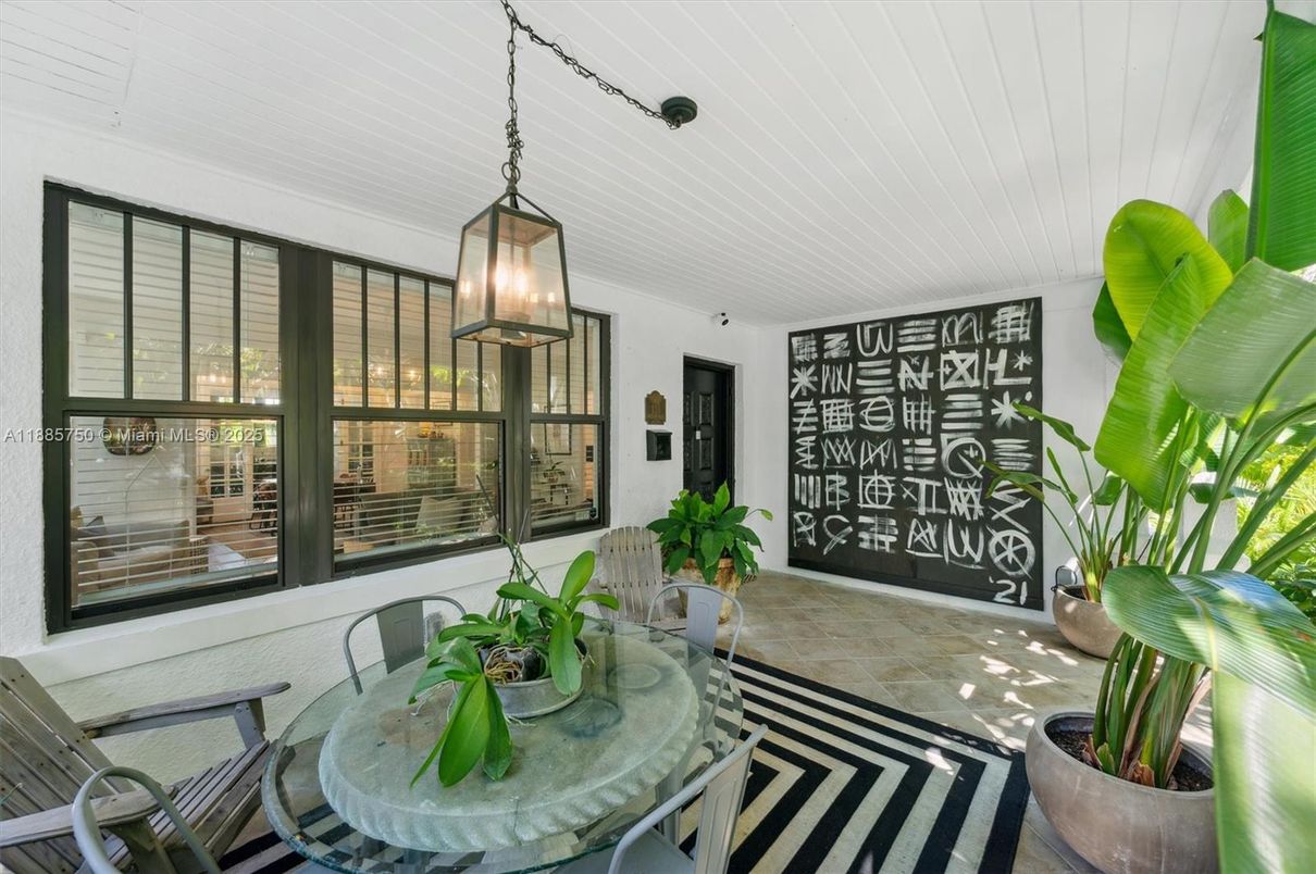 Dining room, Interior, Pendant Lights