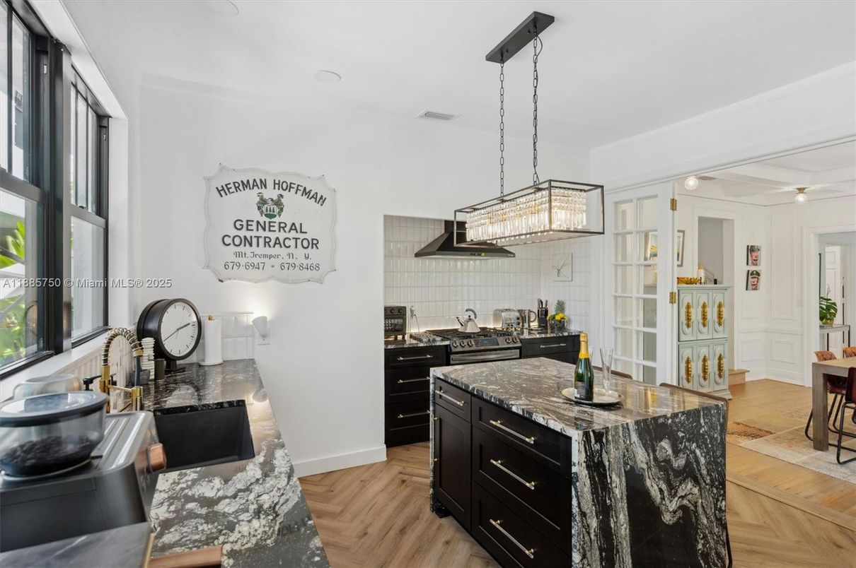 Interior, Kitchen, Pendant Lights, Wood Texture Flooring