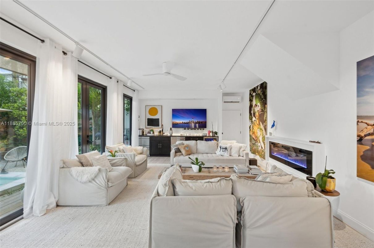 Interior, Living room