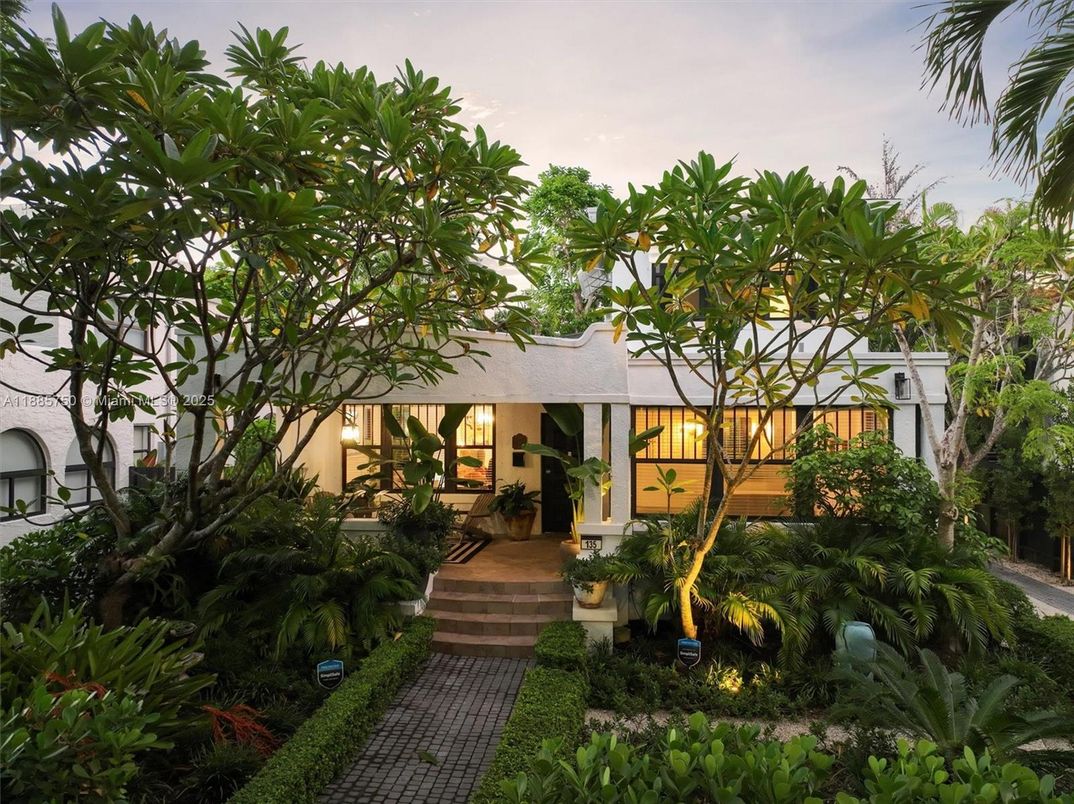 Exterior, Facade, Spanish Mediterranean