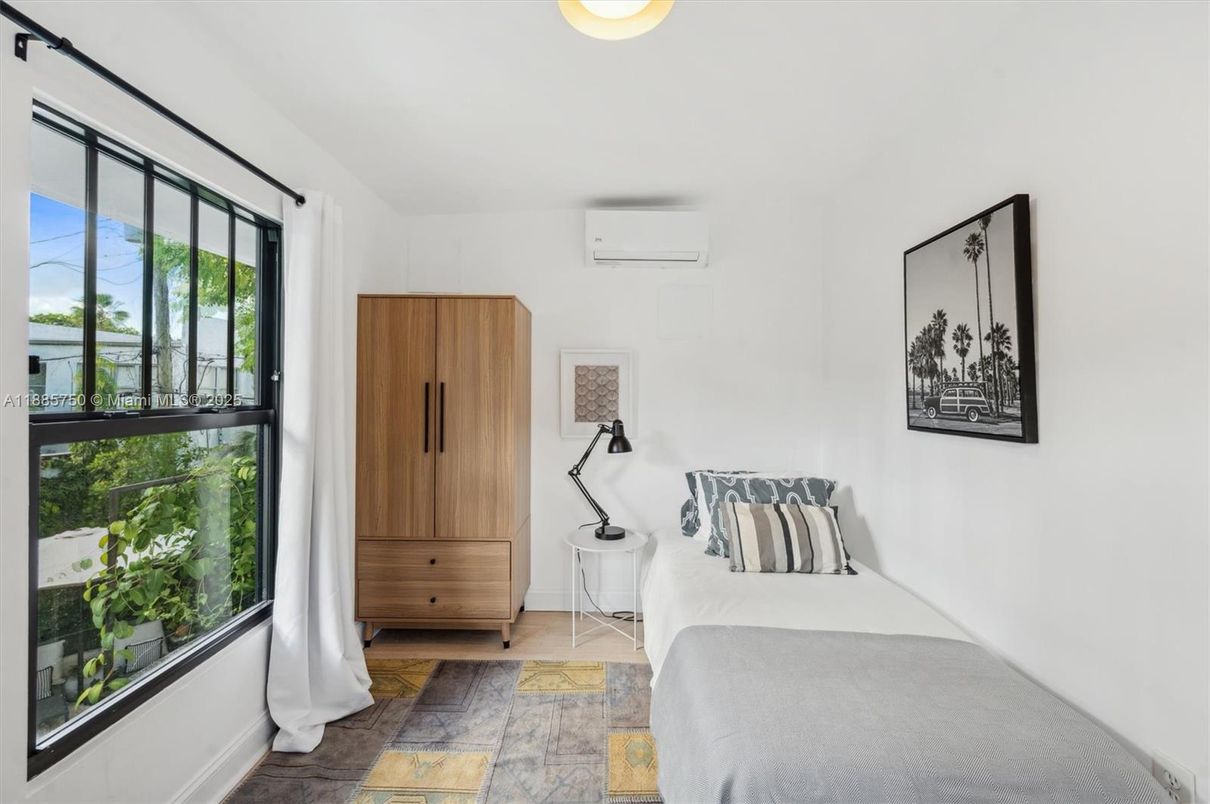 Bedroom, Interior, Water