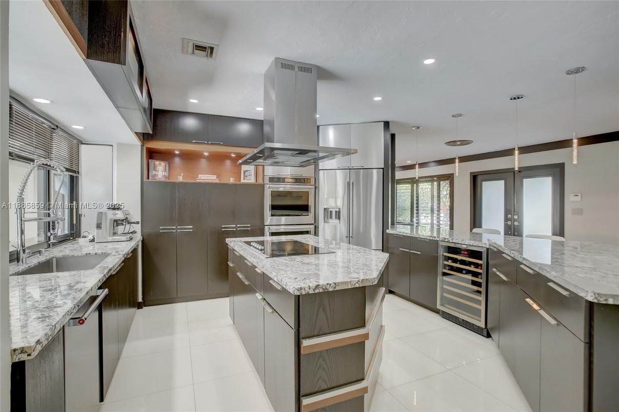 Interior, Kitchen, Pendant Lights, Recessed Lighting, Stainless Steel Appliances