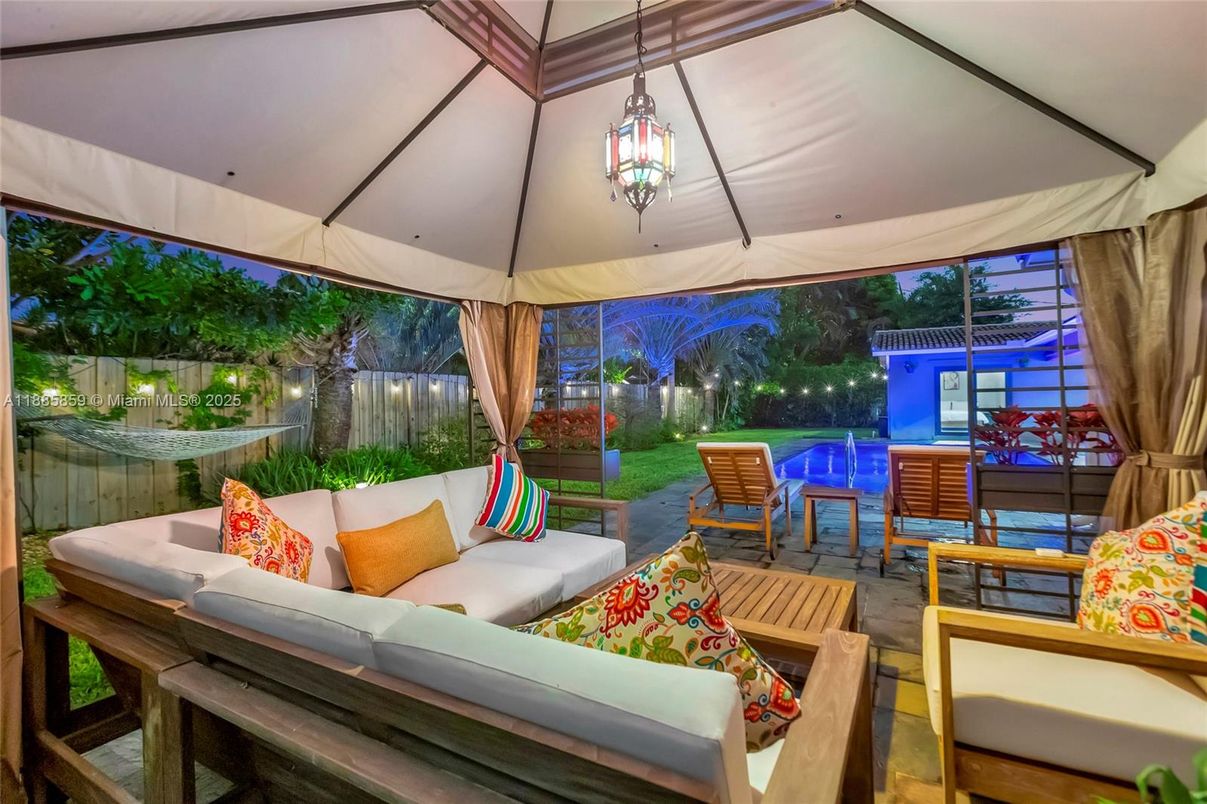 Exterior, Pendant Lights, Pool