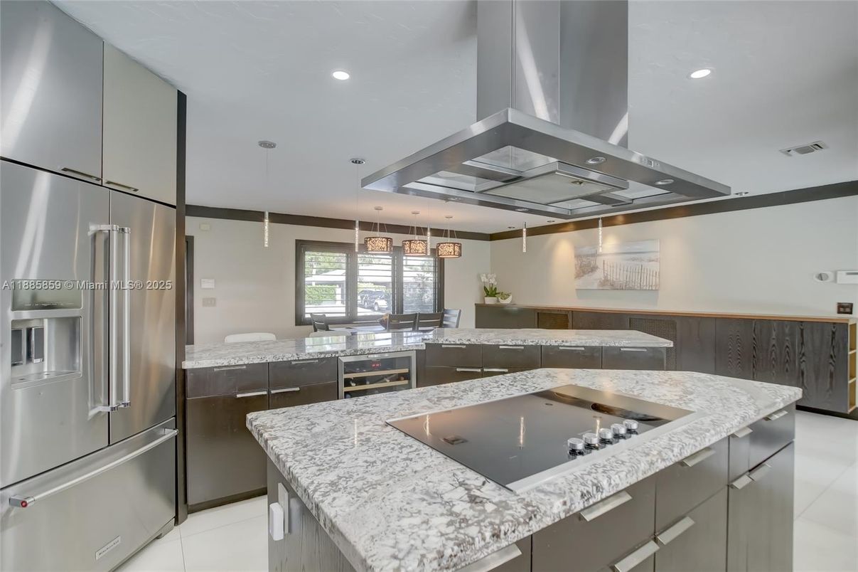 Interior, Kitchen, Pendant Lights, Recessed Lighting, Stainless Steel Appliances
