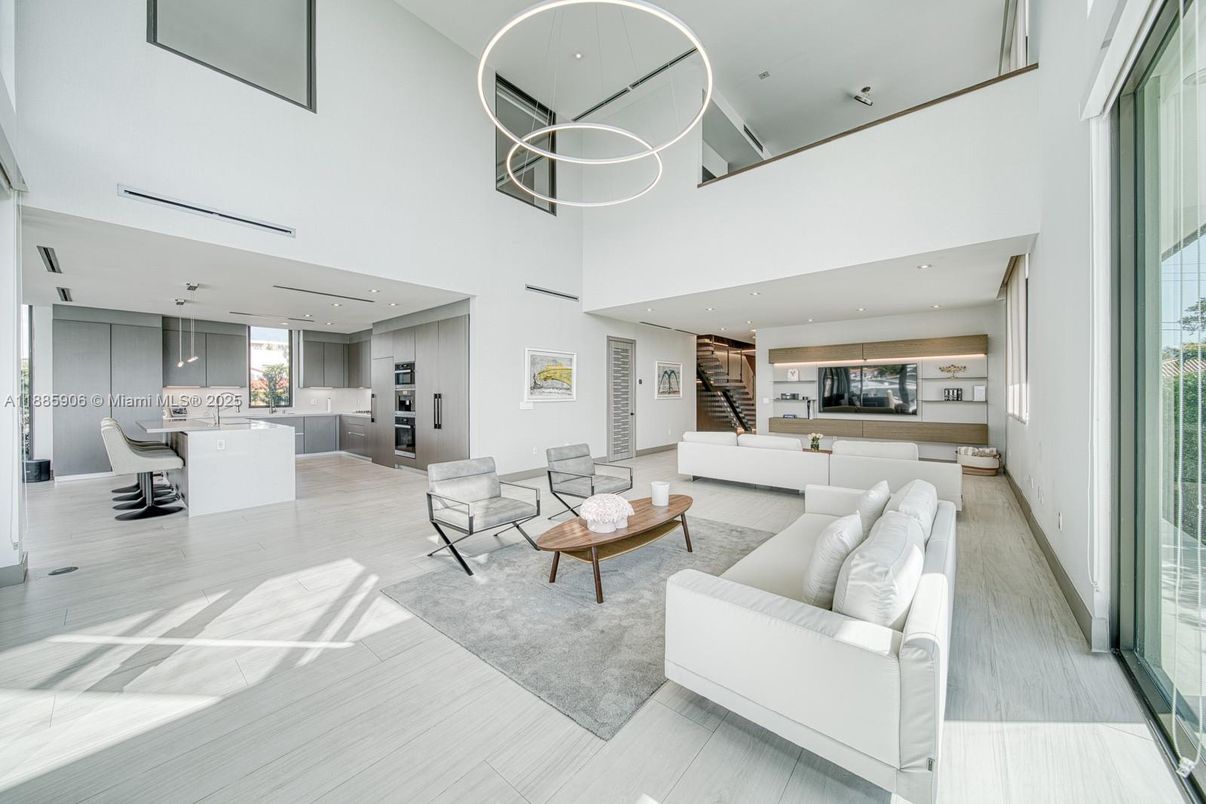 Dining room, Interior, Kitchen, Living room, Pendant Lights, Recessed Lighting, Wood Texture Flooring