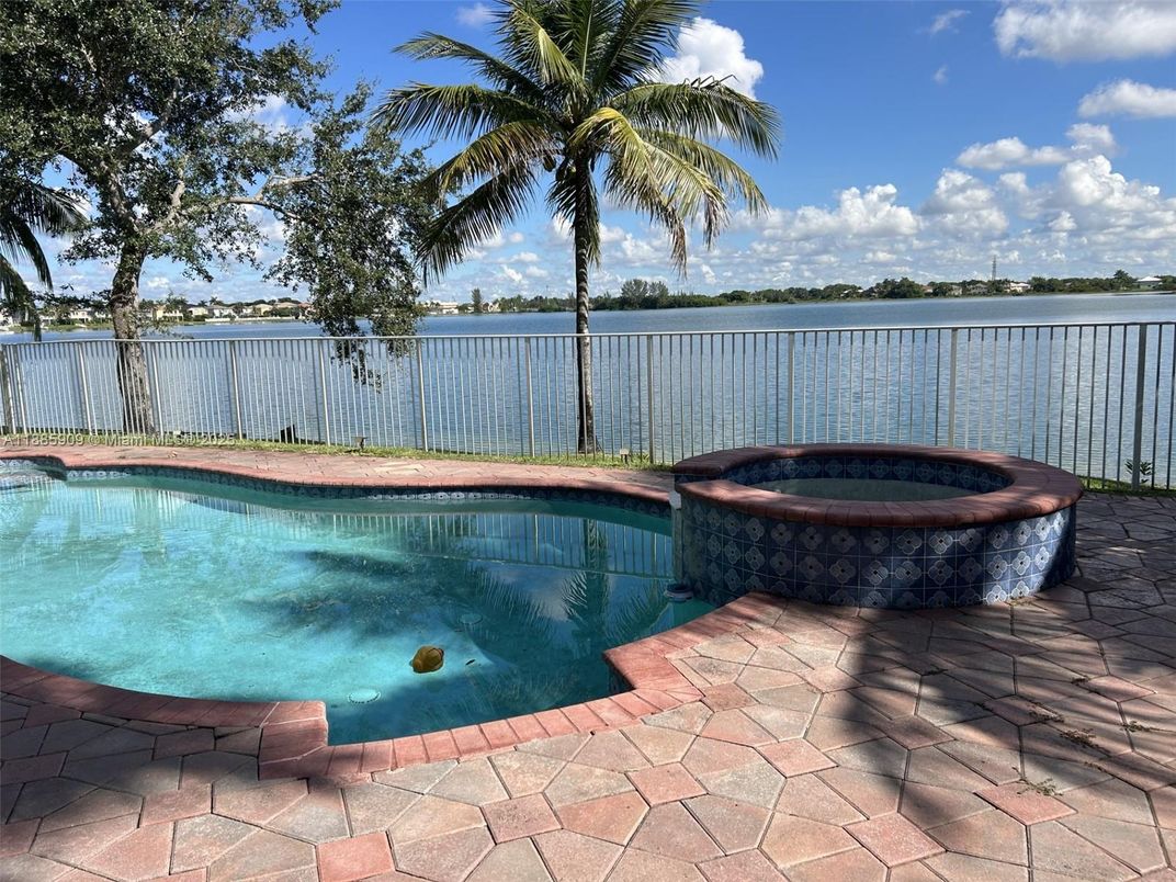 Exterior, Pool, Water