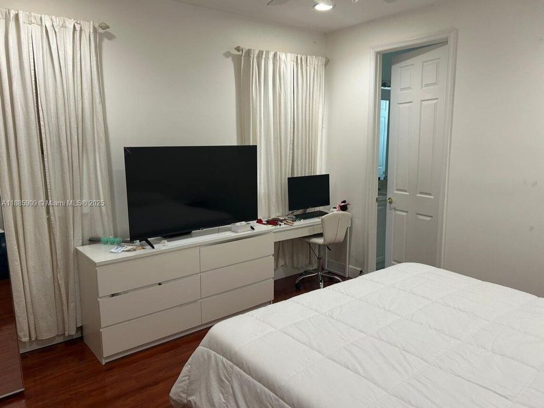 Bedroom, Home Office, Interior, Recessed Lighting, Wood Texture Flooring