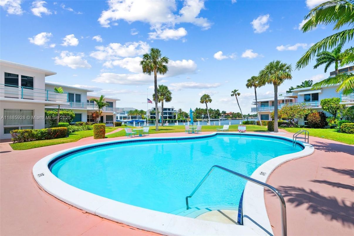 Exterior, Pool, Water