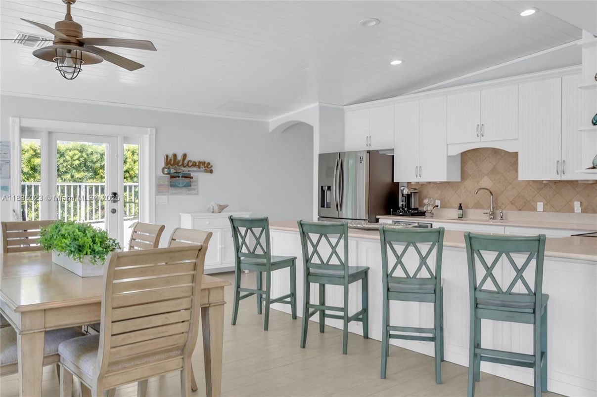Dining room, Interior, Kitchen, Recessed Lighting, Wood Texture Flooring