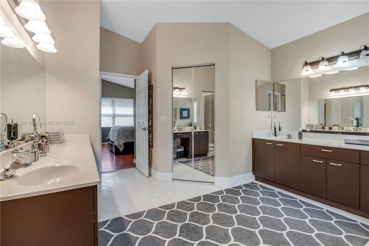 Bathroom, Dual Sink Vanities, Interior