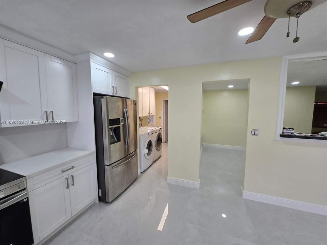 Interior, Kitchen, Recessed Lighting, Washer