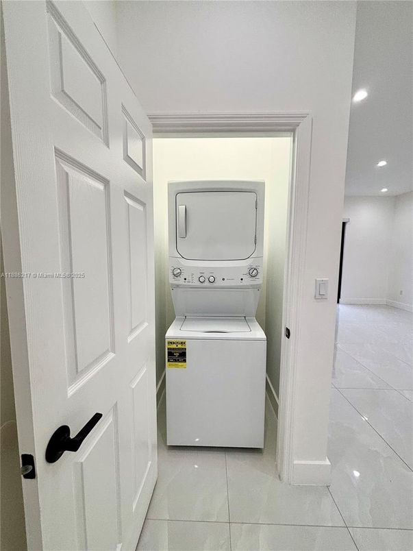 Interior, Recessed Lighting, Utility Closets, Washer